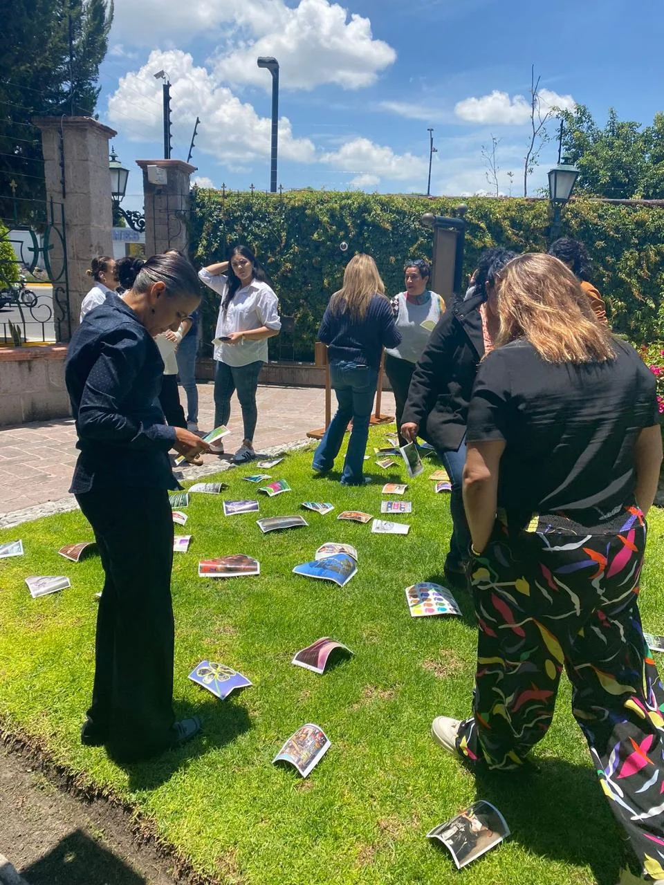 Equipo participando en una experiencia de integración de Doing Consulting